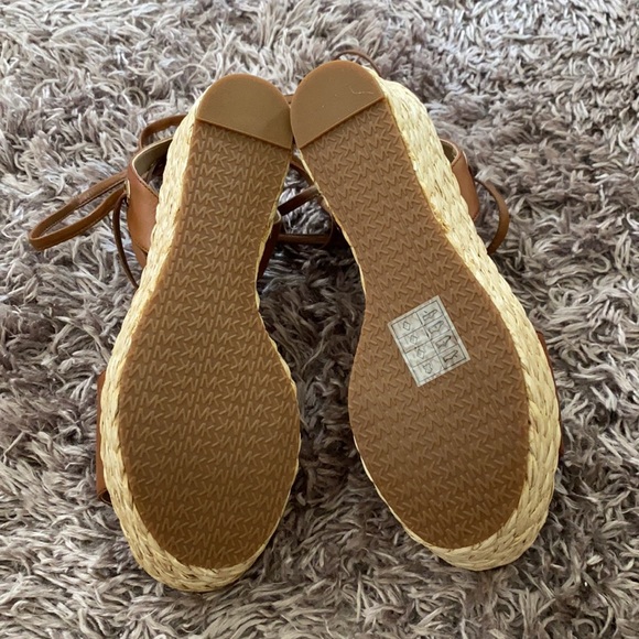 Michael Kors Wedges - Picture 3 of 3